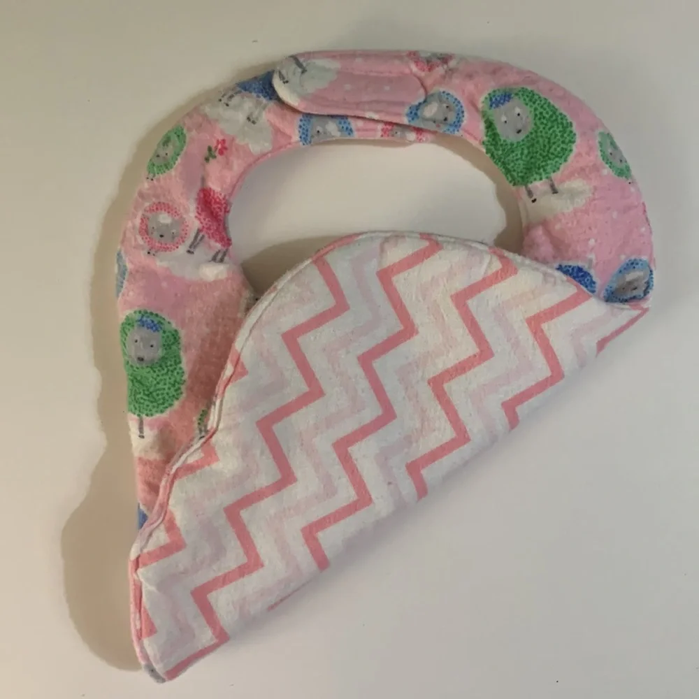 Set of 4 baby flannel bibs. Size OS,